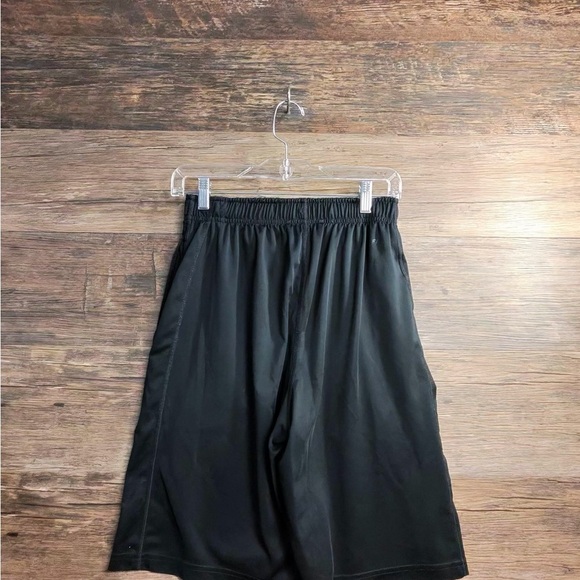 Nike Men's Black Athletic Shorts - Picture 2 of 9